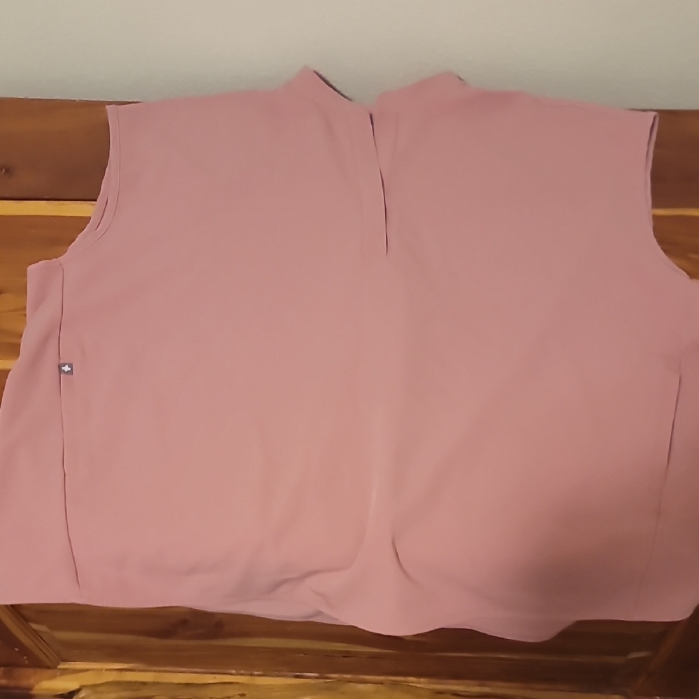 Figs Women's Blouse in Dusty Rose - Picture 7 of 7
